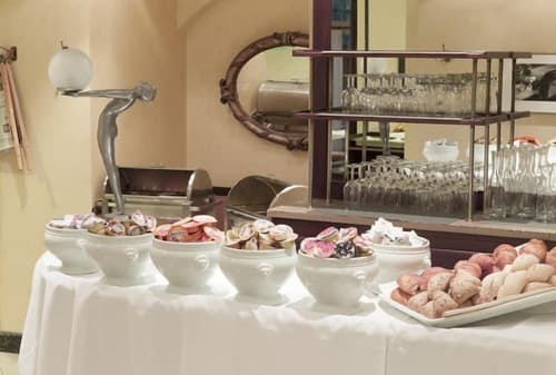 Hotel Montana Zürich, Buffet