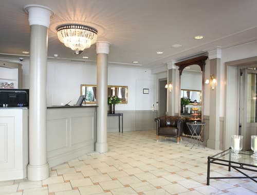 Hotel Montana Zürich, Reception