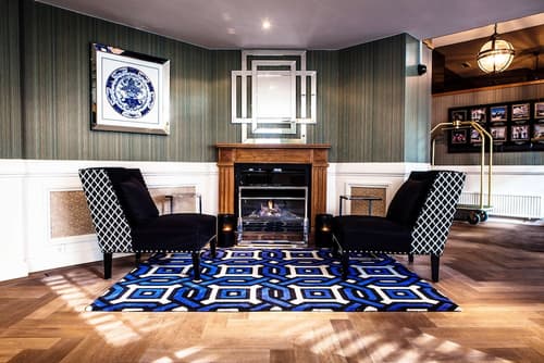 Carlton Ambassador Hotel, Lobby