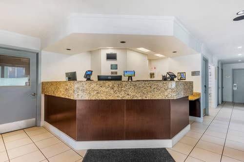 MainStay Suites St. Louis - Galleria, Lobby