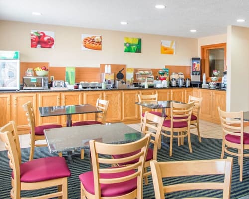 Quality Inn Ottawa near Starved Rock State Park, Breakfast area