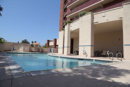 Ramada by Wyndham San Diego National City, Pool