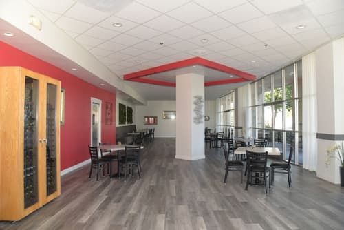 Ramada by Wyndham San Diego National City, Restaurant