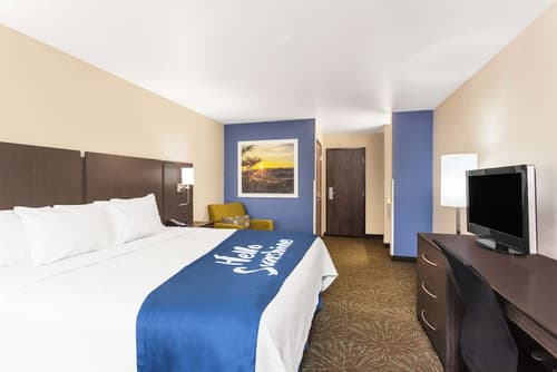 Days Inn & Suites by Wyndham East Flagstaff, Room