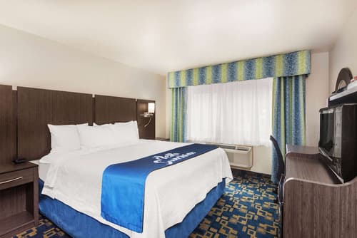 Days Inn & Suites by Wyndham East Flagstaff, Room