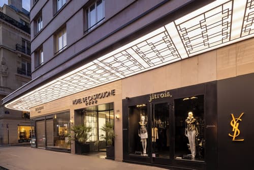 Hotel de Castiglione, Front of property