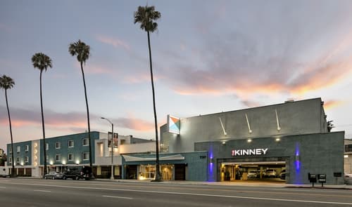 The Kinney - Venice Beach, Front of property