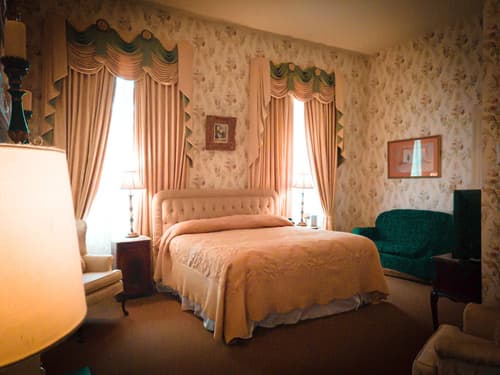 The Guest House Historic Mansion, Room