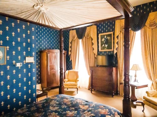 The Guest House Historic Mansion, Room
