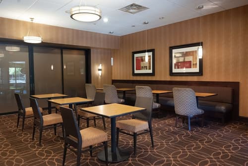 DoubleTree by Hilton Hotel Cleveland Downtown - Lakeside, Breakfast area
