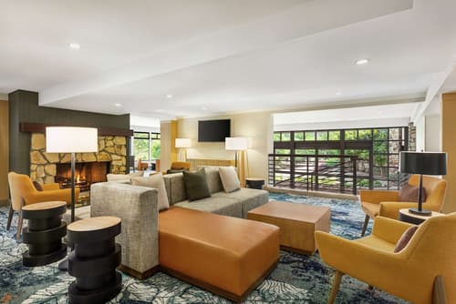 Hilton Garden Inn Monterey, Lobby