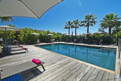 Golfe Hôtel, Primary image