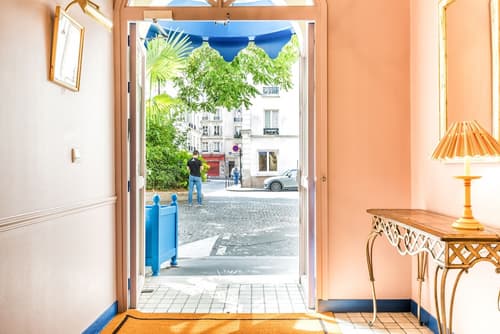 Villa Alessandra, Interior entrance