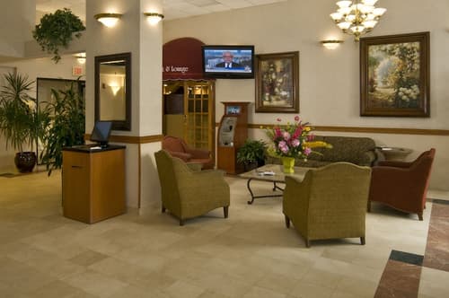 Meadowlands Plaza Hotel, Lobby sitting area