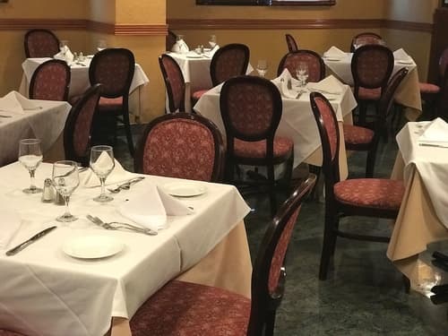 Meadowlands Plaza Hotel, Restaurant