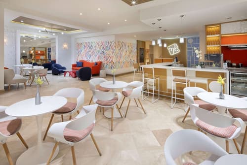 MB Hotel, Trademark Collection by Wyndham, Lobby