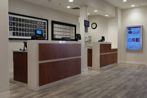 Hampton Inn Tropicana, Reception