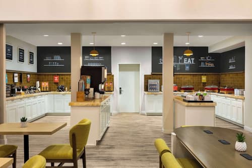 Hampton Inn Tropicana, Breakfast area