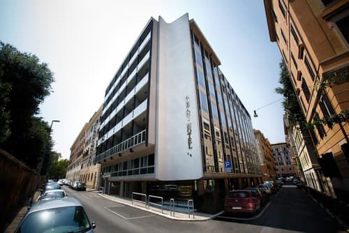 Albani Hotel Roma, Front of property