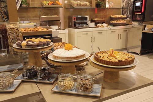 Leonardo Hotel Milan City Center, Breakfast area