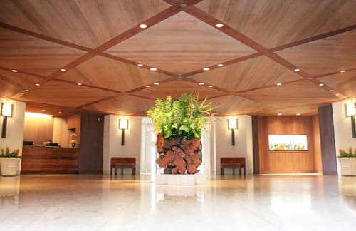 Halekulani, Lobby