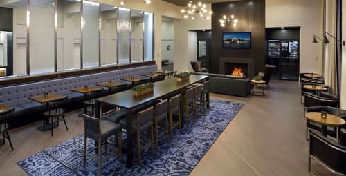 Hilton Mystic, Reception