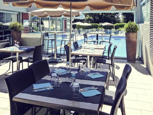 Mercure Orange Centre, Miscellaneous