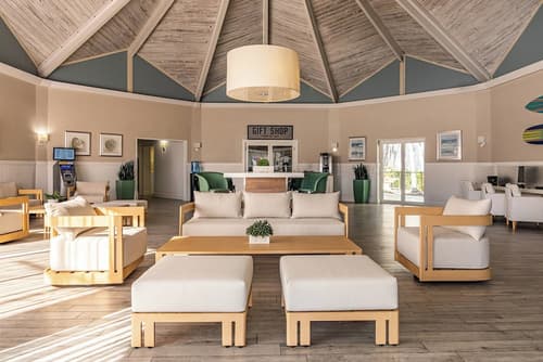 Palm Tree Club Miami Hotel, Lobby sitting area