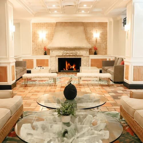 Riverside Hotel, Reception