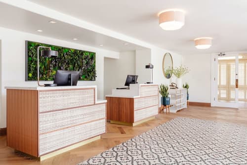 Carmel Mission Inn, Lobby