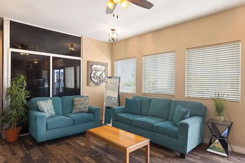 Ramada by Wyndham Kingman, Lobby