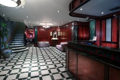 Washington Square Hotel, Lobby