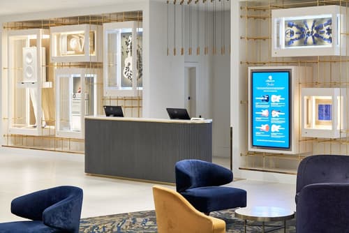 The Cumberland, London, Concierge desk