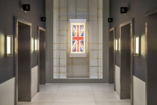 The Cumberland, London, Interior entrance