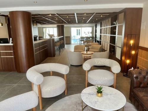 Hôtel Le Yachtman, The Originals Collection, Lobby