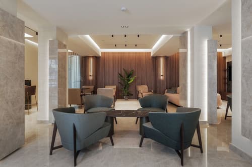 Hotel Mozart, Reception