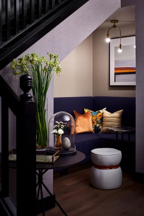 Claridge House, Lobby sitting area