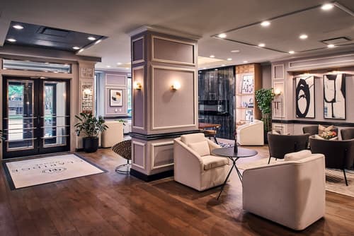 Claridge House, Lobby sitting area