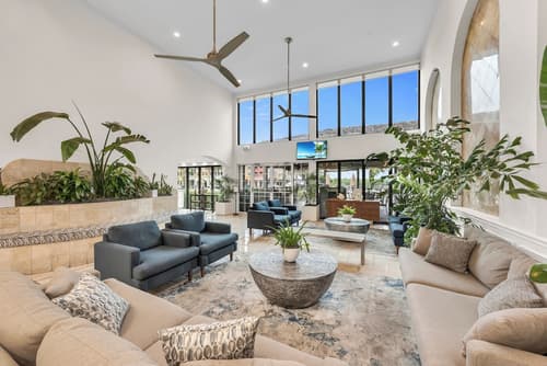 Bayfront Inn Fifth Avenue, Lobby sitting area