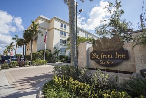 Bayfront Inn Fifth Avenue, Front of property