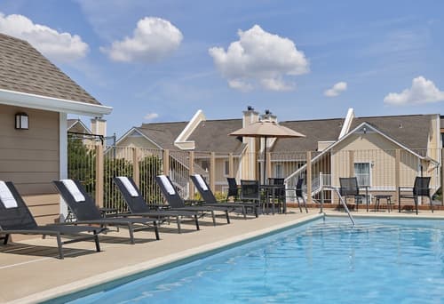 Sonesta ES Suites Montgomery, Outdoor pool