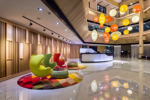 Furama City Centre, Reception