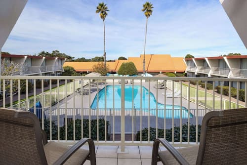 Travelodge by Wyndham Monterey Bay, Room