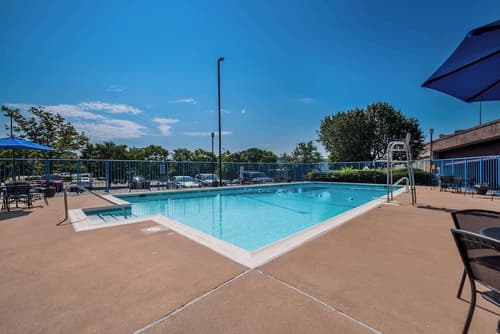 Best Western Springfield, Pool