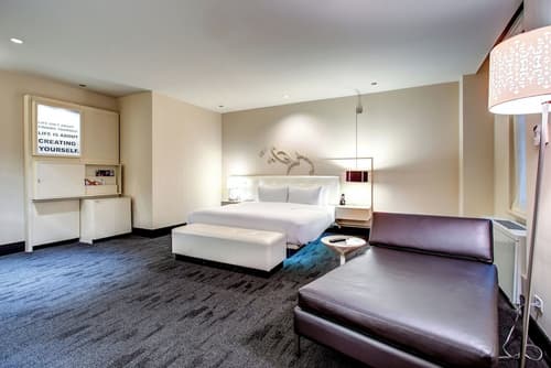 THE MIDLAND HOTEL, Chicago, a Tribute Portfolio Hotel, Room