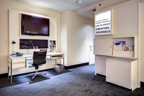 THE MIDLAND HOTEL, Chicago, a Tribute Portfolio Hotel, Room