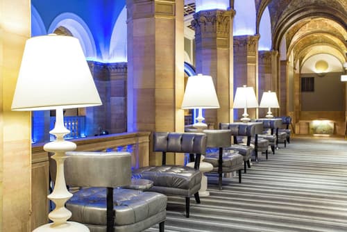 THE MIDLAND HOTEL, Chicago, a Tribute Portfolio Hotel, Lobby sitting area