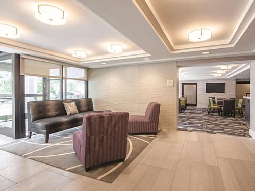 La Quinta Inn & Suites by Wyndham Portland DT/Maine Med, Lobby