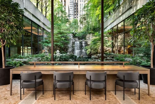 Sheraton Centre Toronto Hotel, Lobby lounge