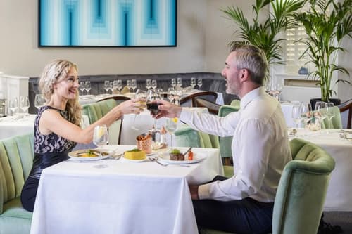 The Metropole Hotel, Restaurant